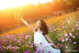 女子爆料破坏草地视频播放,女子爆料破坏草地视频引发热议